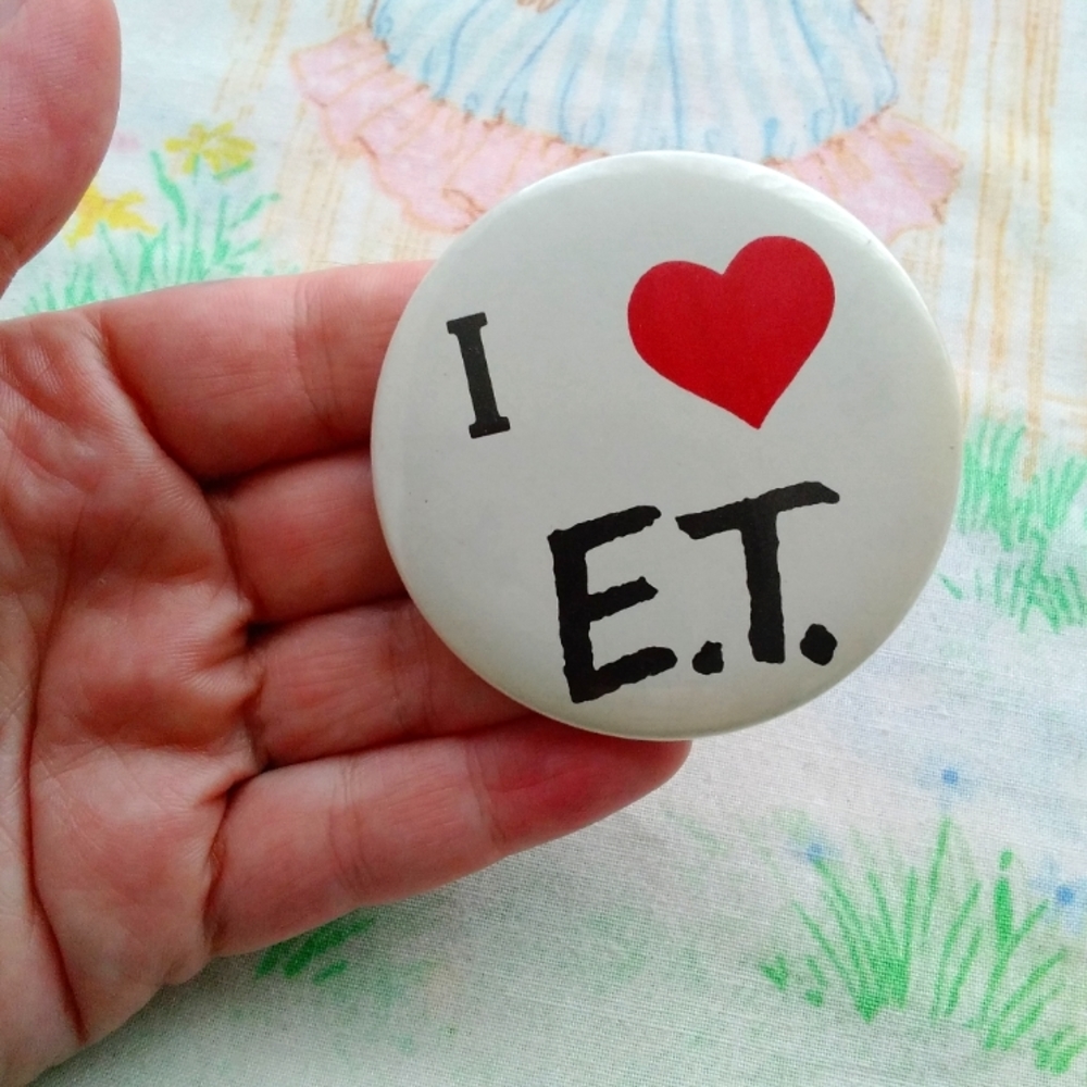 🌙Vintage 80s Large I 💜E.T. Button Pin👽